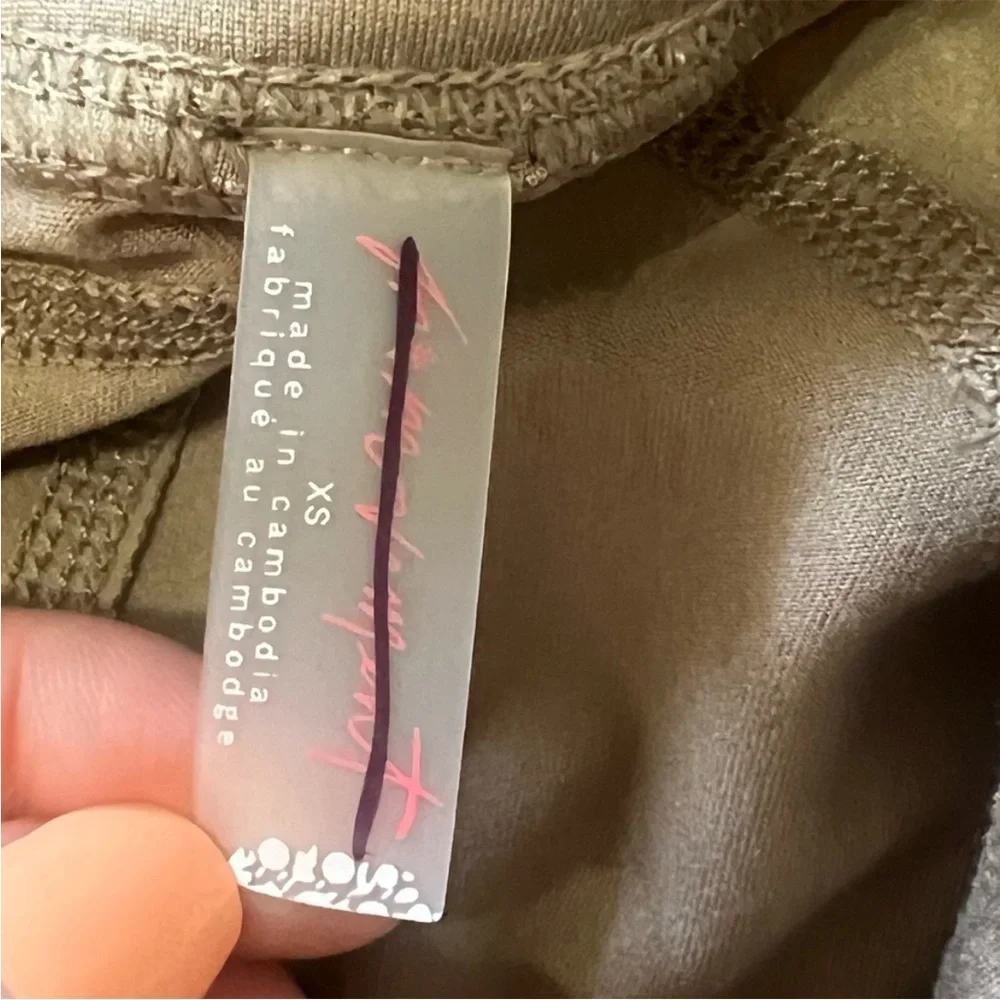 Free People Breathe Deeper Leggings NWOT - Picture 8 of 11